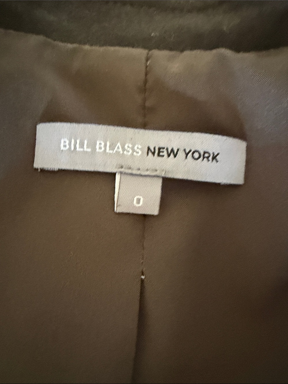 BILL BLASS NEW YORK Tailored Olive Green Women's Pant Suit - Picture 6 of 8